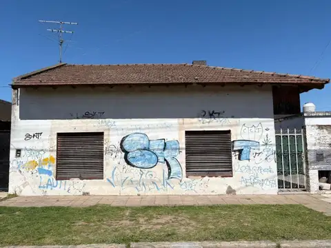 Azara esquina Av. Argentina