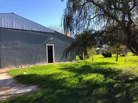 Chalet en Venta de 4 Ambientes en Colón con Quincho y Galpón