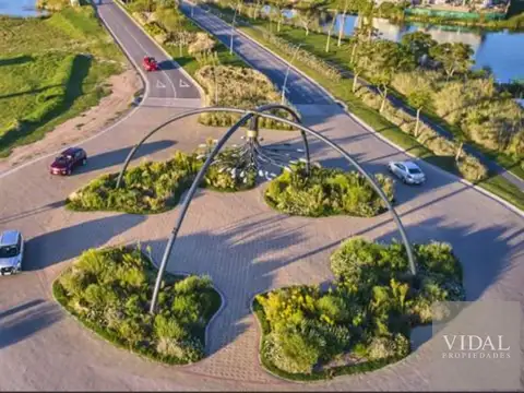 Terreno lote al agua Amarras Puertos del Lago Escobar