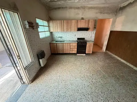 Casa 4 ambientes con 1 baño