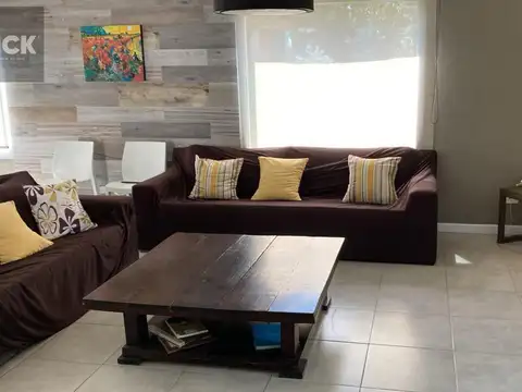 Casa en Alquiler de 5 dormitorios
