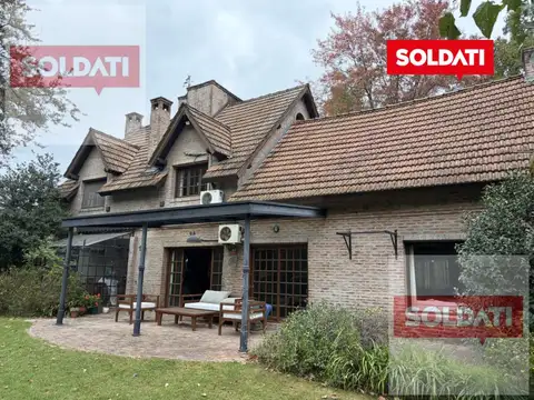 Casa en venta en Barrio Chico sobre lote de más de  2.500 m2 - excelente acceso - bajas expensas