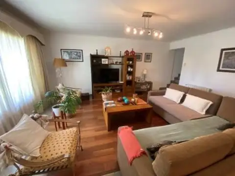 Casa en Venta con 8 cocheras