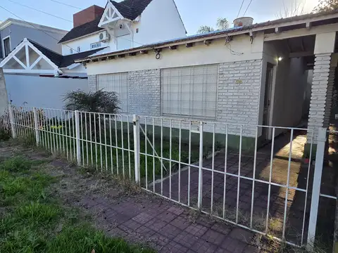 Casa en venta a refaccionar en 519 bis entre 172 y 173
