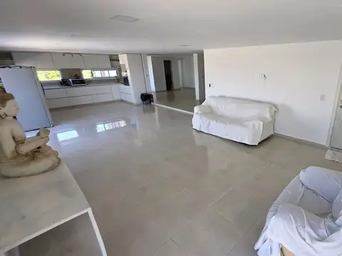 DEPARTAMENTO PENTHOUSE EN EZEIZA CON COCHERA