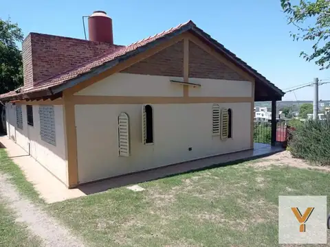 Casa en venta - 3 Dormitorios 1 Baño - 757mts2 - Cordoba