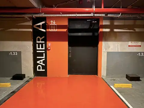 Cochera en Edificio Capitalinas