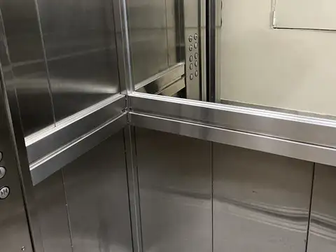 Oficina 5 ambientes con 2 baños