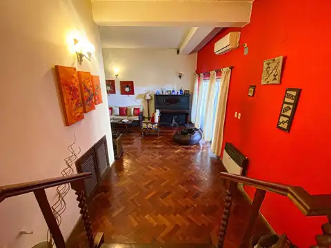 Casa en Venta con 3 cocheras