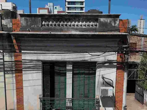Casa 5 ambientes con 2 baños