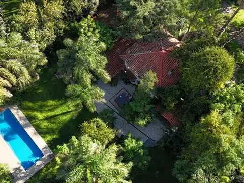CASA EN VENTA en SERREZUELA y COLECTORA DE RUTA 9 , ROLDÁN
