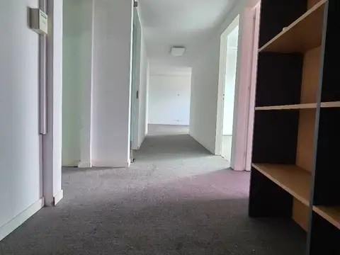 Avenida Hipólito Yrigoyen 1600, Piso 8