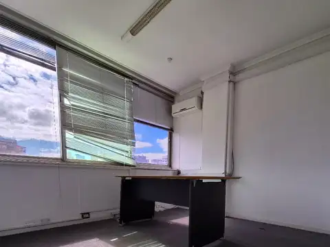 Avenida Hipólito Yrigoyen 1600, Piso 8
