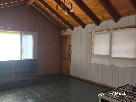 Casa 5 ambientes con 1 baño