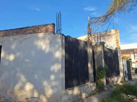 Venta de terreno con cochera sobre Colón y Formosa