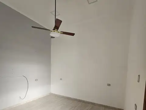 Av. Alberdi  al 1000, casa interna reciclada a nueva con quincho en terraza