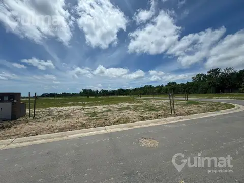 Av. de los Lagos, Puertos del Lago, Barrio Nativas 371