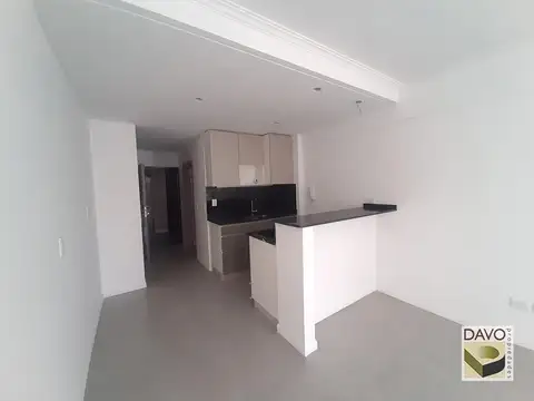 Excelente Monoambiente al Frente con Balcón. Zona Congreso