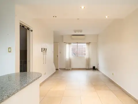 Pres. Hipólito Yrigoyen al 2900