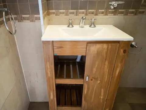 Depto Tipo Casa en Alquiler con 1 cocheras