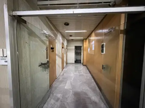 Venta oficina céntrica Galería San Miguel Rosario