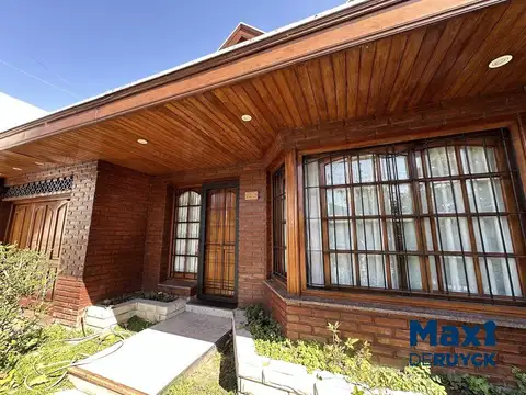 Tucuman al 2200 entre Ricardo Rojas y J. V. Gonzalez