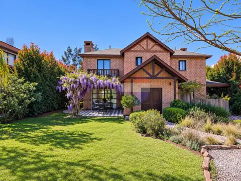 VENTA DE CASA EN LOMAS DE LA TAHONA, 3 DORMITORIOS