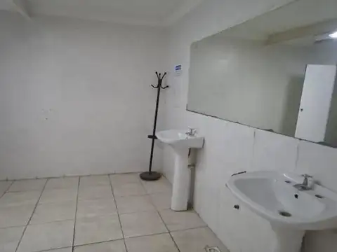 VENDO IMPORTANTE PROPIEDAD COMERCIAL