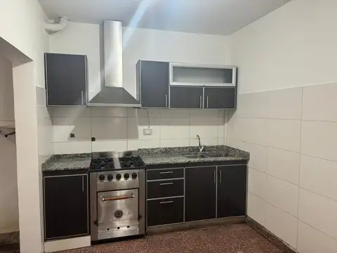 Departamento en Alquiler en Lomas Del Mirador, $ 400.000