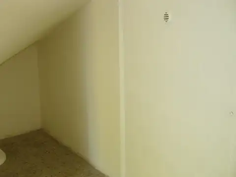 Depto Tipo Casa en Alquiler 40 años