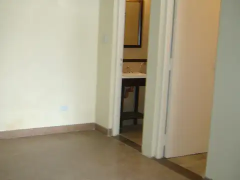 Depto Tipo Casa en Alquiler en Barrio Naón, $ 560.000
