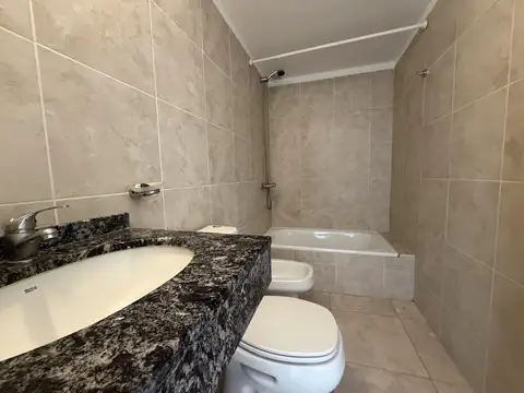 DEPARTAMENTO EN ALQUILER BARRIO ALBERDI CON BALCON