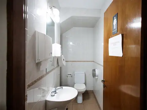 VENTA EDIFICIO DE CONSULTORIOS MEDICOS MACROCENTRO