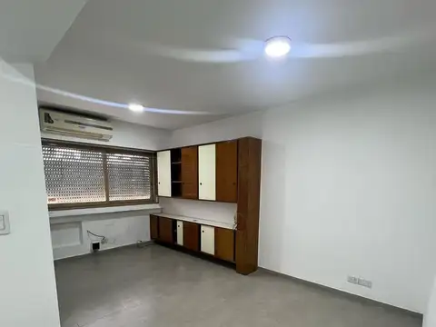 Oficina en Alquiler en Lanus Oeste, $ 830.000