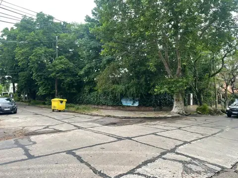 Quintana 1700 esq Aristobulo del Valle - Bajo de Martinez