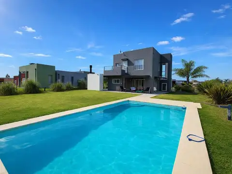 Casa con pileta APTO CREDITO en San Sebastian Pilar