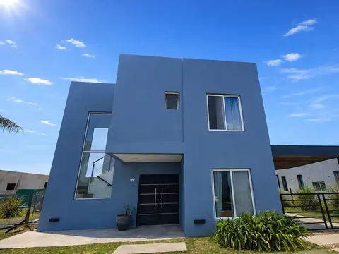 Area 100