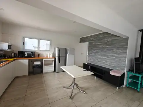 Casa en Venta con 4 cocheras