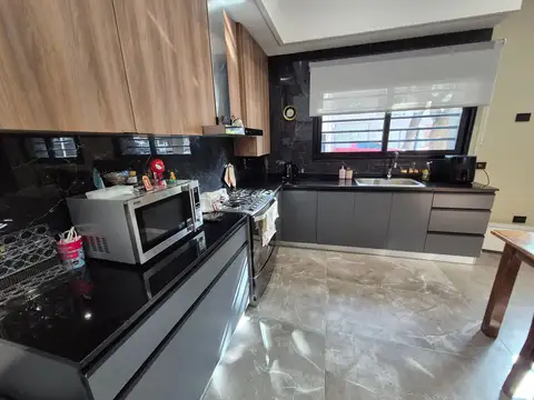 Venta Casa 5 Amb c/ Patio y Parrilla - A Estrenar