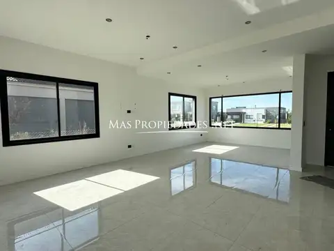 Casa en Venta en Canning, USD 189.998