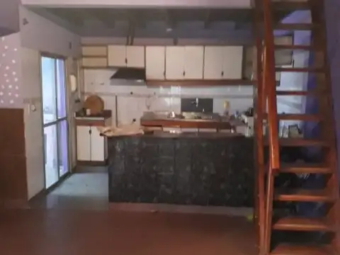 Casa 4 ambientes con 1 baño