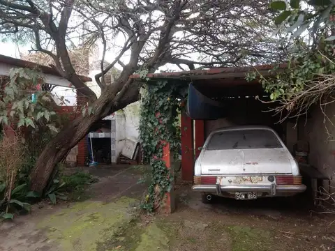 CASA DE 3 AMBIENTES CON GARAGE CUBIERTO, PATIO, GALERIA Y TERRAZA