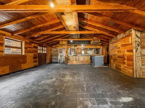 Local comercial   2 viviendas venta av. bustillo, bariloche - lote estrategico en esquina 1.013 m²