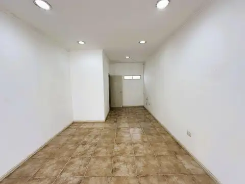 Local en Alquiler en Capitan Bermudez, $ 300.000