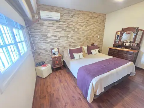 Depto Tipo Casa en Venta en Chacarita, USD 350.000