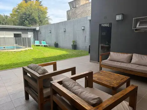 ¡La casa que buscás! 4 ambientes con pileta y quincho para disfrutar en familia en Remedios de Escal