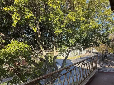 Casa en Venta con 4 cocheras