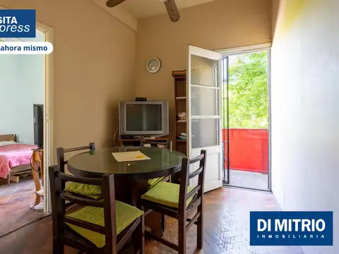 Luminoso 3 Ambientes con Balcón al Frente en Barracas.