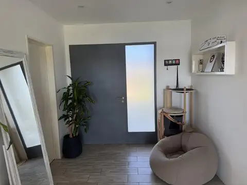 Casa 7 ambientes con 4 baños