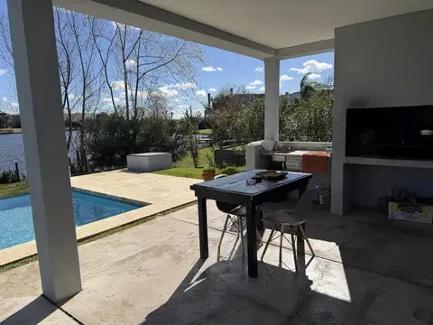 BARRIO EL CANTON ISLAS - Libertad  al 300
